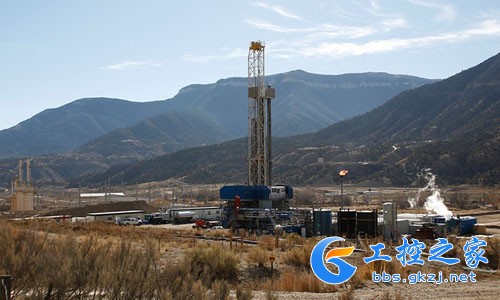 图释：美国科罗拉多州的一处天然气钻井平台（图片来源：Jim Urquhart/Reuters/Corbis）