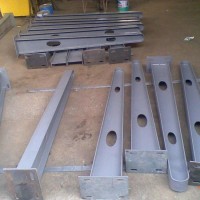 钢筋预埋板凳 供应雨蓬钢梁牛腿 钢结构型钢焊接箱型柱